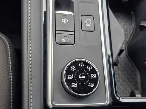 New 2026 Nissan Pathfinder SL AWD/4WD image 21