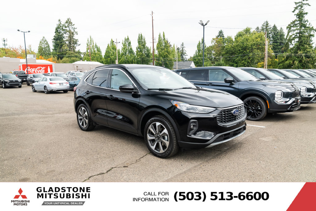 Used 2025 Ford Escape Platinum AWD/4WD image 28