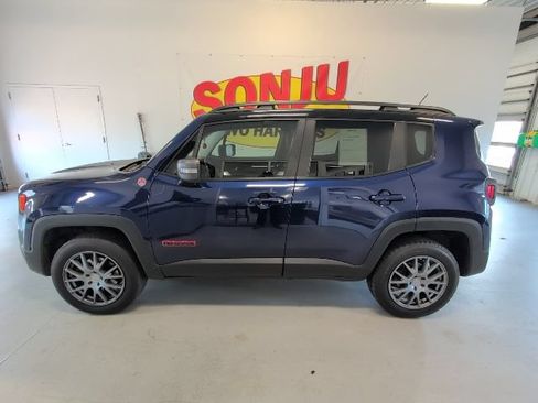 Used 2016 Jeep Renegade Trailhawk w/ Cold Weather Group AWD/4WD image 2