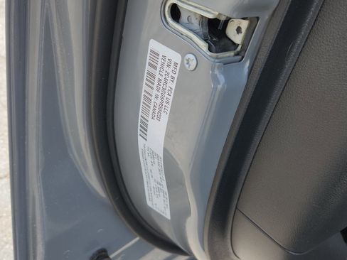 Used 2023 Chrysler Pacifica Limited w/ S Appearance Package image 23