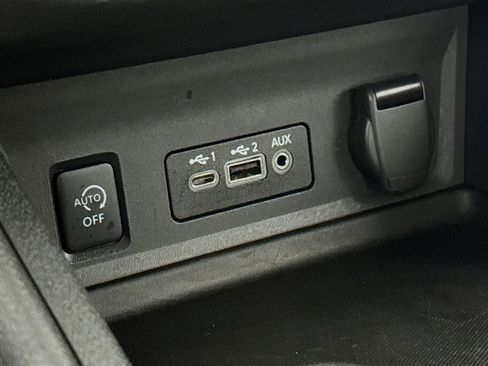 Used 2025 Nissan Sentra SV FWD image 20