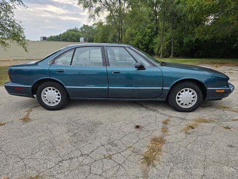 Used 1997 Oldsmobile 88 Royale LS image 2