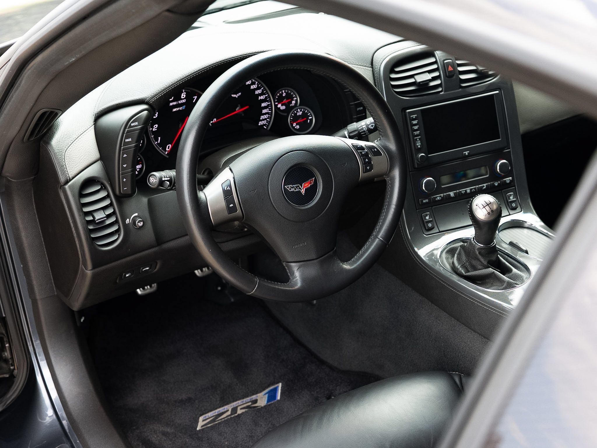 Used 2009 Chevrolet Corvette ZR1 w/ Preferred Equipment Group RWD image 4