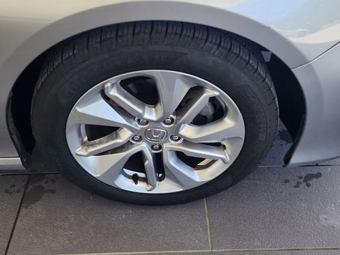 Used 2018 Honda Accord LX image 12