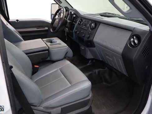 Used 2016 Ford F250 XL w/ XL Appearance Package image 30