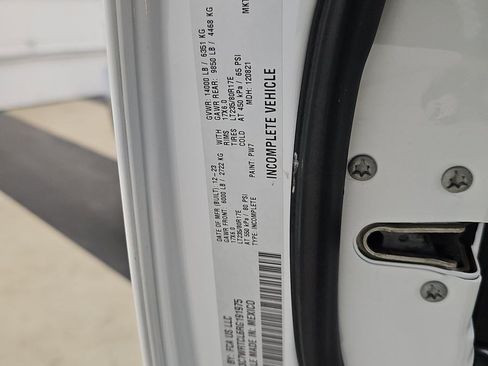 Used 2024 RAM 3500 SLT w/ Quick Order Package 2YG SLT image 15