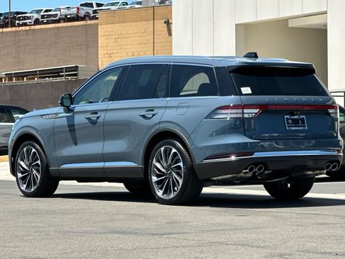 New 2026 Lincoln Aviator Reserve w/ Luxury Package RWD image 5