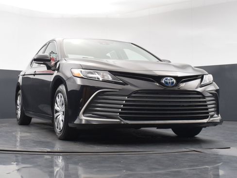 Used 2023 Toyota Camry LE w/ Cold Weather Package FWD image 30