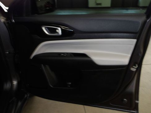 Used 2023 Jeep Compass Limited AWD/4WD image 13