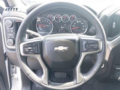 Used 2021 Chevrolet Silverado 1500 LT image 18
