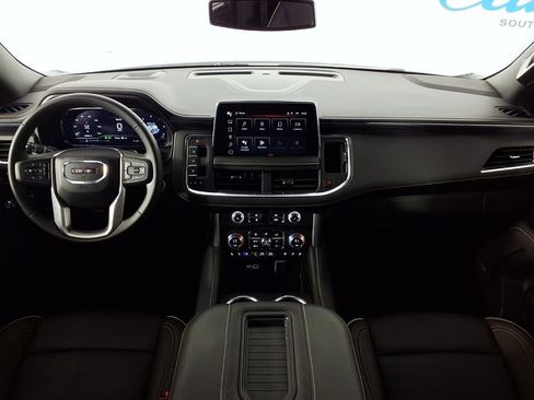 Used 2024 GMC Yukon SLT image 11