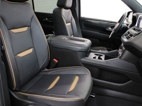 Used 2024 GMC Yukon AT4 AWD/4WD image 12