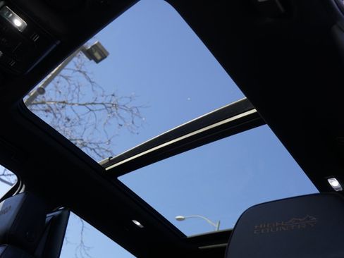 Used 2023 Chevrolet Tahoe High Country image 30