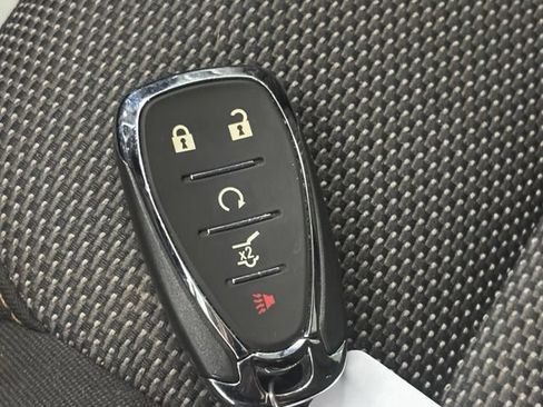 Used 2020 Chevrolet Traverse LT FWD image 35