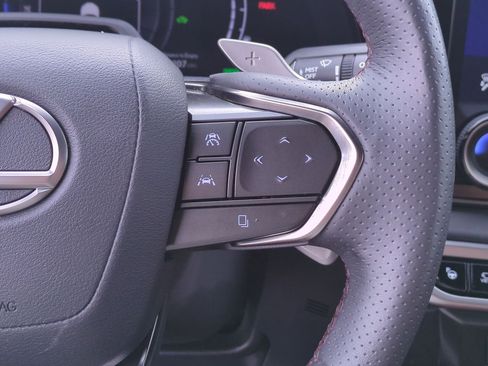 Used 2023 Lexus RX 500h F Sport image 21