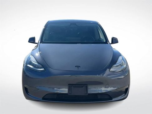 Used 2020 Tesla Model Y Long Range image 3