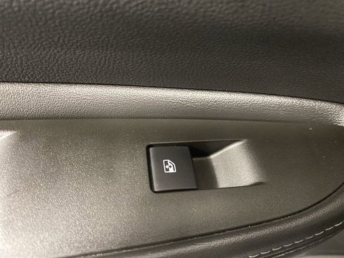 Used 2021 Buick Encore Preferred AWD/4WD image 26