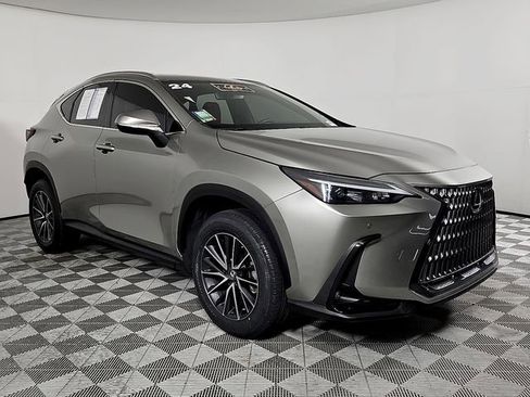 Used 2024 Lexus NX 250 FWD image 3