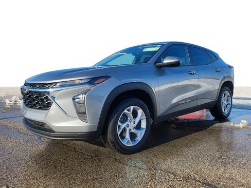 Certified 2024 Chevrolet Trax LS w/ LS Convenience Package image 2