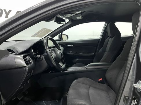 Used 2018 Toyota C-HR XLE image 11