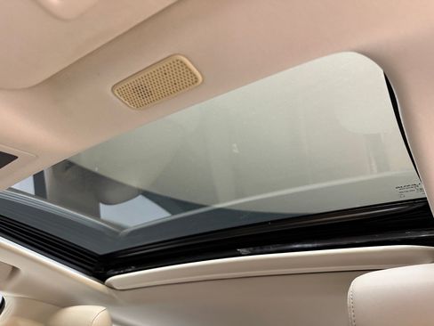 Used 2020 Lexus ES 300h w/ Premium Package image 14