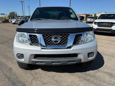 Used 2019 Nissan Frontier SV RWD image 2
