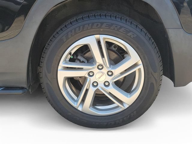 Used 2018 GMC Terrain SLE w/ Driver Convenience Package FWD image 32