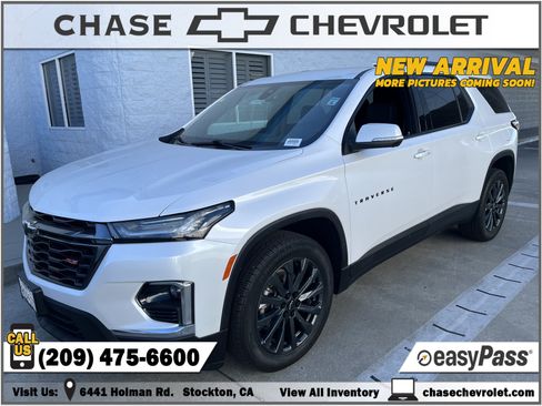 Used 2023 Chevrolet Traverse RS w/ LPO, Floor Liner Package FWD image 1