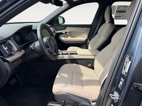 New 2026 Volvo XC90 B6 Plus image 9