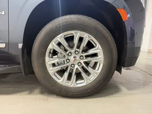 Used 2021 GMC Yukon SLT w/ SLT Premium Package image 34