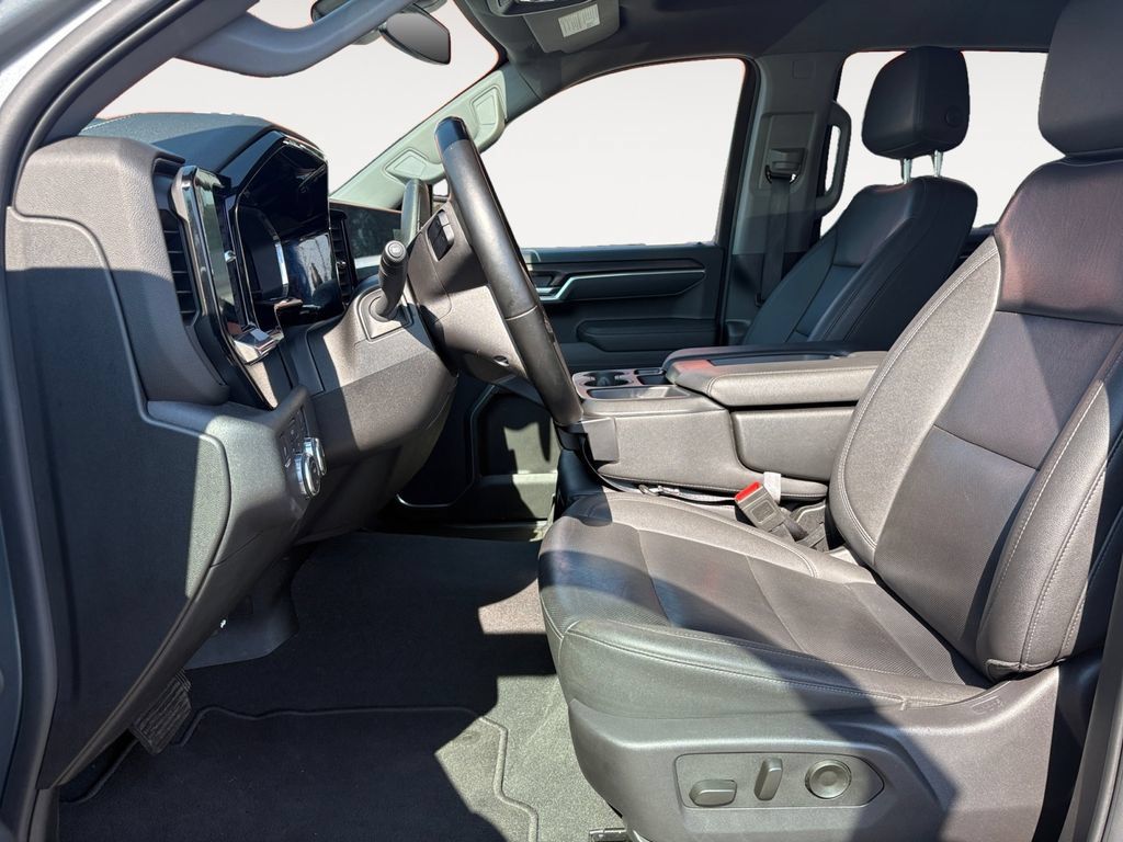 Used 2025 GMC Sierra 1500 SLT AWD/4WD image 9