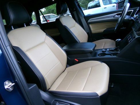 Used 2021 Volkswagen Atlas Cross Sport SE w/ Panoramic Sunroof Package AWD/4WD image 11