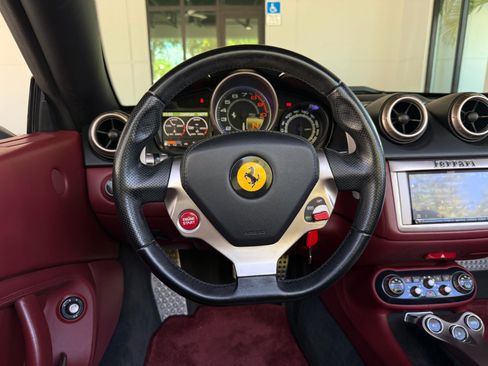 Used 2010 Ferrari California RWD image 45