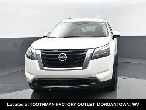 Used 2025 Nissan Pathfinder SV AWD/4WD image 24