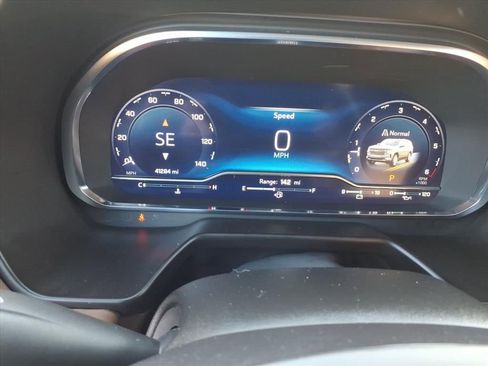 Used 2024 Chevrolet Suburban High Country image 23