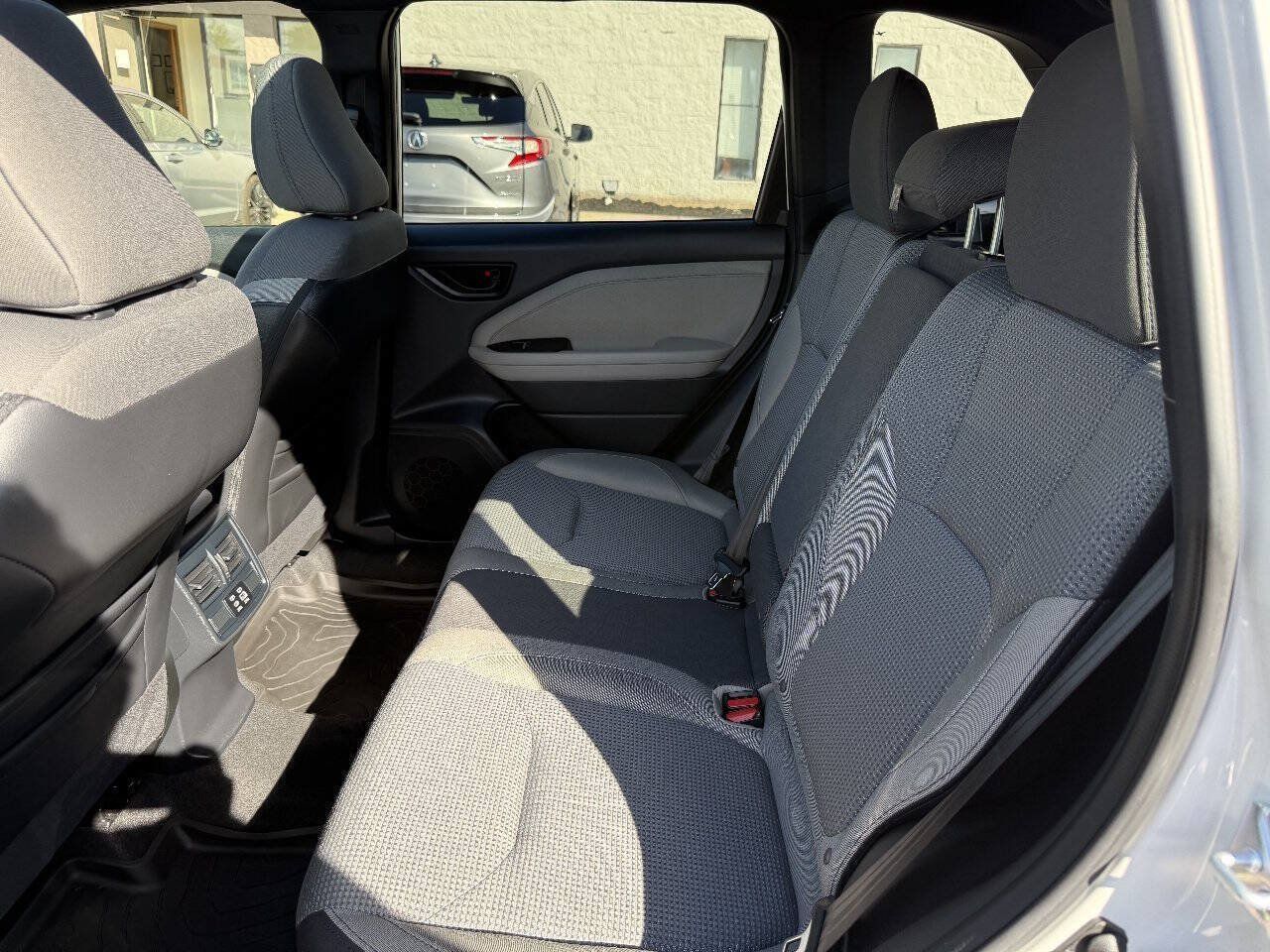 Used 2025 Subaru Forester Premium w/ Convenience Package #1 AWD/4WD image 19