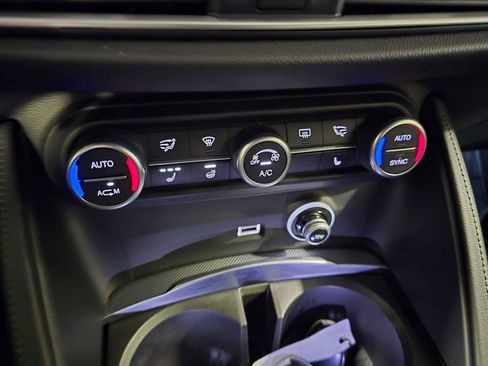 Used 2018 Alfa Romeo Stelvio Ti Sport image 15