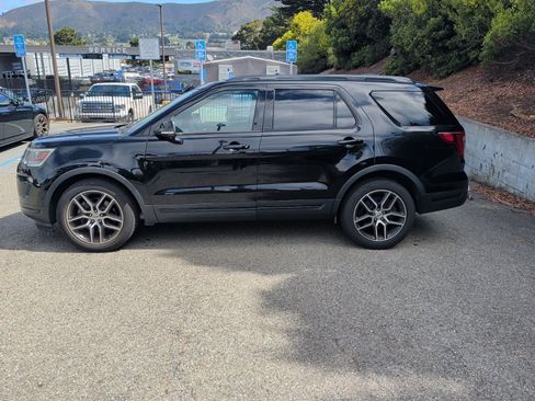 Used 2018 Ford Explorer Sport w/ Equipment Group 401A AWD/4WD image 9
