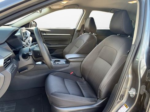 Used 2022 Nissan Altima 2.5 SV AWD/4WD image 9