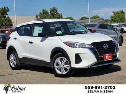 New 2025 Nissan Kicks Play S