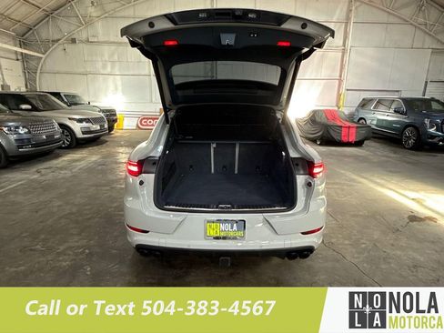Used 2020 Porsche Cayenne Turbo image 21