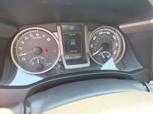 Used 2017 Toyota Tacoma SR5 w/ Tow Package RWD image 22