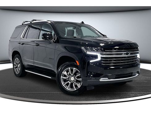 Used 2024 Chevrolet Tahoe LT w/ Luxury Package image 2