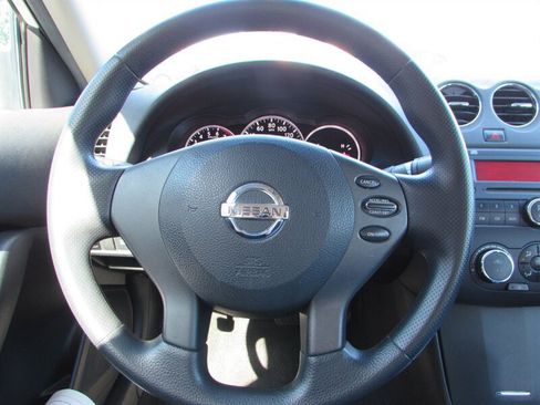 Used 2010 Nissan Altima 2.5 S FWD image 16