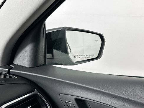 Used 2023 Chevrolet Equinox LT FWD image 24