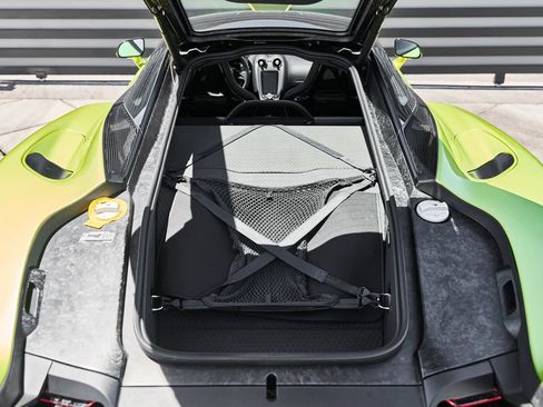 Used 2023 McLaren GT RWD image 23