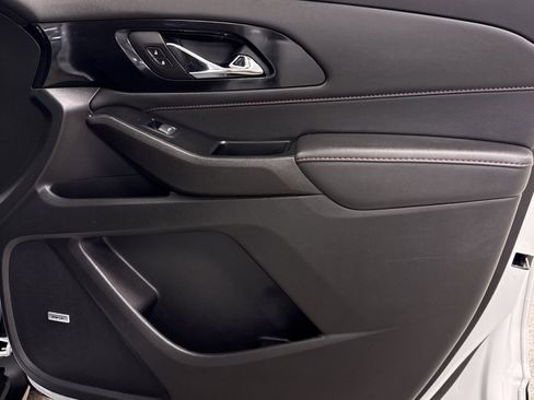 Used 2023 Chevrolet Traverse RS image 20