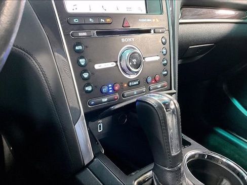 Used 2017 Ford Explorer Platinum AWD/4WD image 16