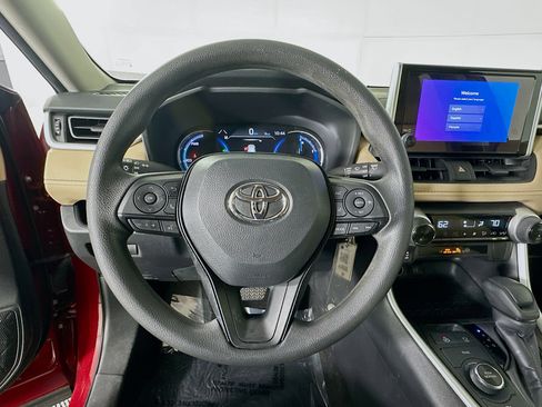 Used 2024 Toyota RAV4 LE AWD/4WD image 15