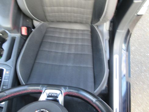 Used 2019 Volkswagen Jetta GLI image 9